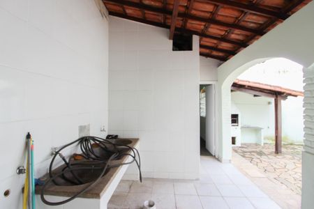 Casa para alugar com 360m², 3 quartos e 4 vagas Casa para alugar com 360m², 3 quartos e 4 vagasÁrea de Serviço