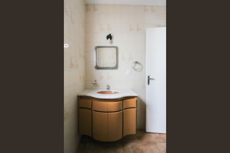 Casa para alugar com 360m², 3 quartos e 4 vagas Casa para alugar com 360m², 3 quartos e 4 vagasBanheiro Social