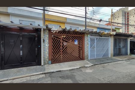 Casa à venda com 85m², 2 quartos e 1 vaga Casa à venda com 85m², 2 quartos e 1 vagaFachada