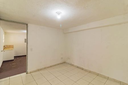 Casa para alugar com 1 quarto, 40m² em Vila Babilonia, São Paulo