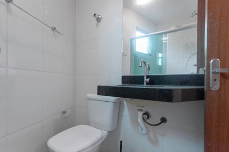 Casa para alugar com 140m², 3 quartos e 3 vagasBanheiro social 