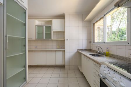 Apartamento para alugar com 120m², 2 quartos e 2 vagasCozinha