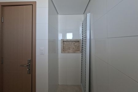 Apartamento para alugar com 117m², 3 quartos e 3 vagas Apartamento para alugar com 117m², 3 quartos e 3 vagasBanheiro da suite