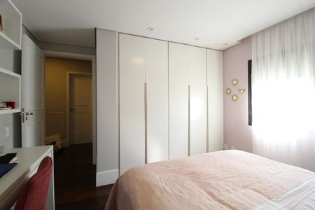 Apartamento à venda com 140m², 3 quartos e 2 vagasQuarto 2