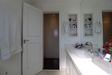 Apartamento à venda com 140m², 3 quartos e 2 vagasBanheiro da Suíte