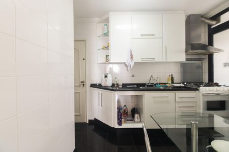 Apartamento à venda com 77m², 3 quartos e 2 vagas Apartamento à venda com 77m², 3 quartos e 2 vagasCozinha
