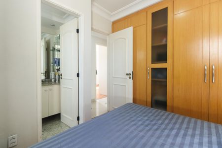 Apartamento à venda com 77m², 3 quartos e 2 vagas Apartamento à venda com 77m², 3 quartos e 2 vagasSuíte