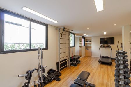 Apartamento à venda com 200m², 3 quartos e 3 vagas Apartamento à venda com 200m², 3 quartos e 3 vagasÁrea comum - Academia
