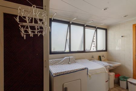 Apartamento à venda com 200m², 3 quartos e 3 vagas Apartamento à venda com 200m², 3 quartos e 3 vagasÁrea de Serviço