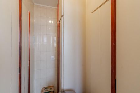 Apartamento à venda com 200m², 3 quartos e 3 vagas Apartamento à venda com 200m², 3 quartos e 3 vagasQuarto de Serviço