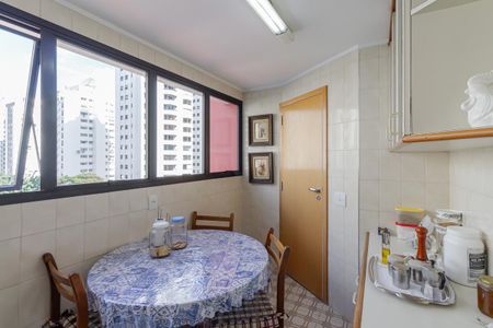 Apartamento à venda com 200m², 3 quartos e 3 vagas Apartamento à venda com 200m², 3 quartos e 3 vagasCozinha