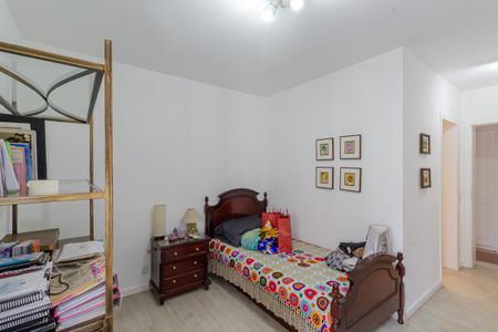 Apartamento à venda com 200m², 3 quartos e 3 vagas Apartamento à venda com 200m², 3 quartos e 3 vagasSuíte 1