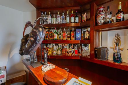 Apartamento à venda com 200m², 3 quartos e 3 vagas Apartamento à venda com 200m², 3 quartos e 3 vagasBar