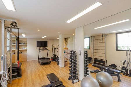 Apartamento à venda com 200m², 3 quartos e 3 vagas Apartamento à venda com 200m², 3 quartos e 3 vagasÁrea comum - Academia