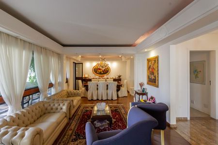 Apartamento à venda com 200m², 3 quartos e 3 vagas Apartamento à venda com 200m², 3 quartos e 3 vagasSala