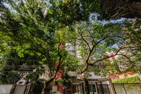 Apartamento à venda com 200m², 3 quartos e 3 vagas Apartamento à venda com 200m², 3 quartos e 3 vagasFachada