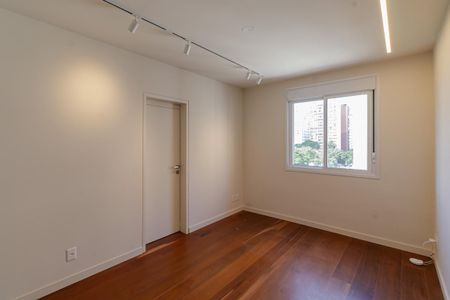 Apartamento à venda com 193m², 3 quartos e 2 vagasQuarto 2