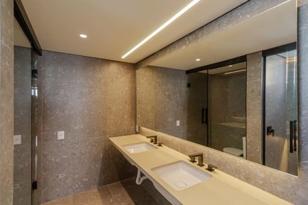 Apartamento à venda com 193m², 3 quartos e 2 vagasBanheiro da Suíte