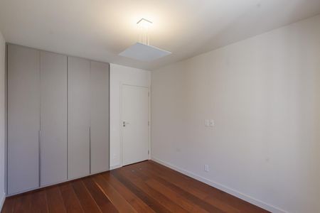 Apartamento à venda com 193m², 3 quartos e 2 vagasQuarto 1