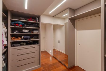 Apartamento à venda com 193m², 3 quartos e 2 vagasCloset do Quarto 2