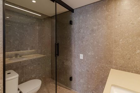 Apartamento à venda com 193m², 3 quartos e 2 vagasBanheiro da Suíte