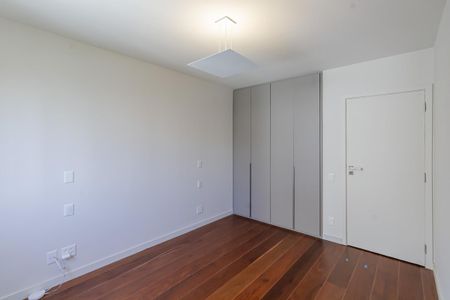 Apartamento à venda com 193m², 3 quartos e 2 vagasQuarto 1