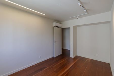 Apartamento à venda com 193m², 3 quartos e 2 vagasQuarto 2