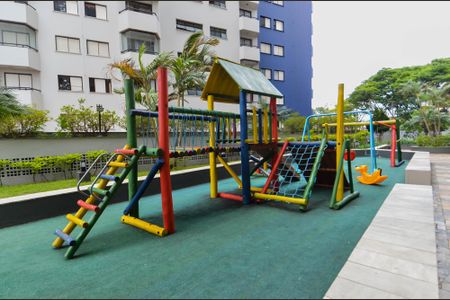 Apartamento à venda com 70m², 3 quartos e 2 vagas Apartamento à venda com 70m², 3 quartos e 2 vagasÁrea comum - Playground