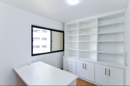 Apartamento à venda com 70m², 3 quartos e 2 vagasQuarto 2