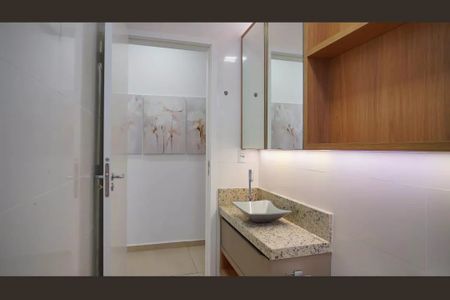 Apartamento para alugar com 65m², 2 quartos e 1 vaga Apartamento para alugar com 65m², 2 quartos e 1 vagaBanheiro