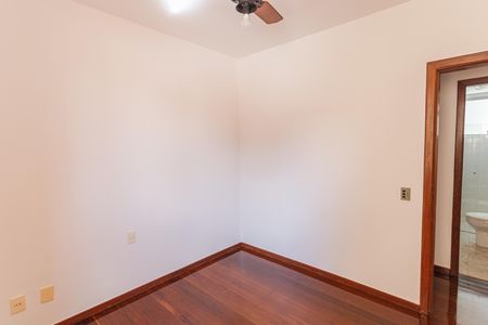 Apartamento à venda com 127m², 4 quartos e 2 vagas Apartamento à venda com 127m², 4 quartos e 2 vagasQuarto 3