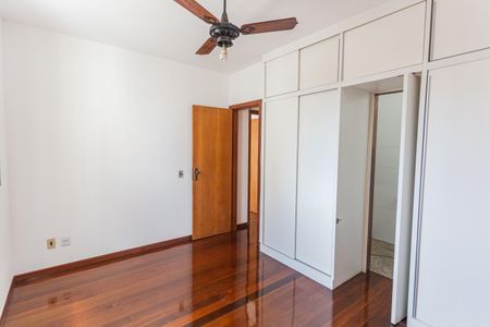 Apartamento à venda com 127m², 4 quartos e 2 vagas Apartamento à venda com 127m², 4 quartos e 2 vagasSuíte