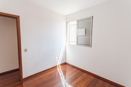 Apartamento à venda com 127m², 4 quartos e 2 vagas Apartamento à venda com 127m², 4 quartos e 2 vagasQuarto 2