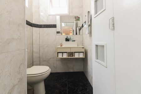 Casa à venda com 144m², 3 quartos e 2 vagasLavabo 