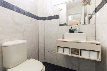 Casa à venda com 144m², 3 quartos e 2 vagasLavabo 