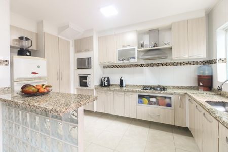 Casa à venda com 144m², 3 quartos e 2 vagasCozinha 