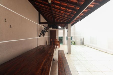 Casa à venda com 144m², 3 quartos e 2 vagasQuintal com Churrasqueira 