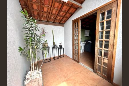 Casa à venda com 79m², 2 quartos e 1 vagaÁrea de Serviço