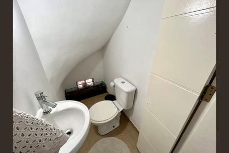 Casa à venda com 79m², 2 quartos e 1 vagaBanheiro 2