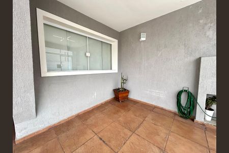 Casa à venda com 79m², 2 quartos e 1 vagaGaragem