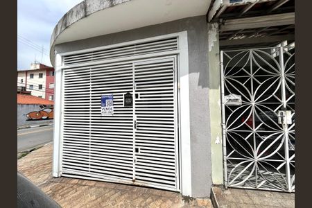 Casa à venda com 79m², 2 quartos e 1 vagaPlaca instalada na fachada do imóvel 