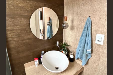 Casa à venda com 79m², 2 quartos e 1 vagaBanheiro 1