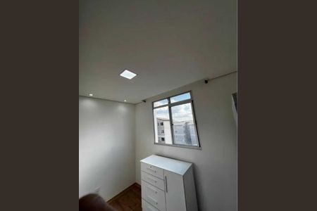 Quarto de apartamento para alugar com 2 quartos, 47m² em Serra Dourada, Vespasiano