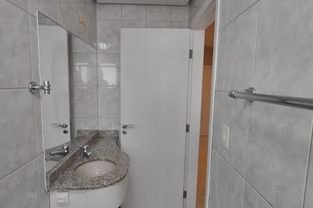 Apartamento para alugar com 110m², 3 quartos e 1 vaga Apartamento para alugar com 110m², 3 quartos e 1 vagaBanheiro da Suíte 1