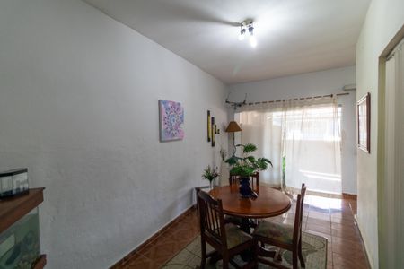 Casa para alugar com 170m², 4 quartos e 3 vagas Casa para alugar com 170m², 4 quartos e 3 vagasSalas