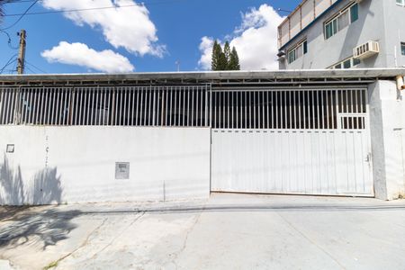 Casa para alugar com 170m², 4 quartos e 3 vagas Casa para alugar com 170m², 4 quartos e 3 vagasFachada