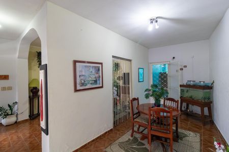 Casa para alugar com 170m², 4 quartos e 3 vagas Casa para alugar com 170m², 4 quartos e 3 vagasSalas