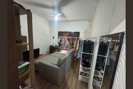 Sala de casa para alugar com 2 quartos, 140m² em Vila Caiçara, Praia Grande
