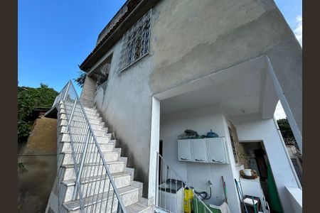 Casa para alugar com 80m², 2 quartos e 1 vagaEscada