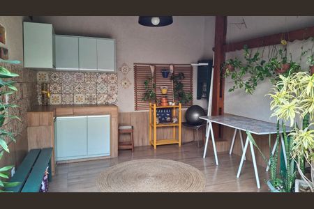 Casa à venda com 200m², 3 quartos e 3 vagasFoto 02